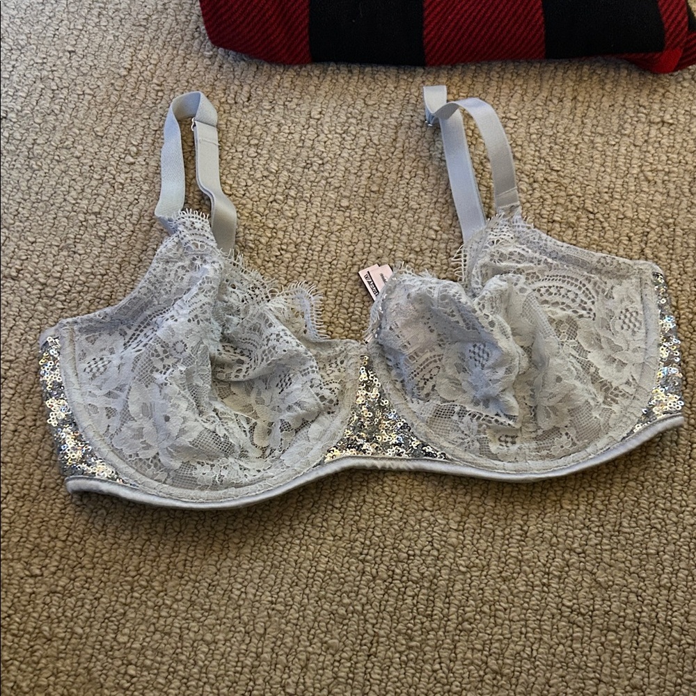 Victoria's Secret Lace Bra in Silver and White